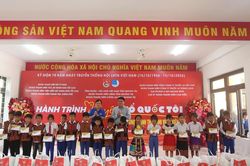 Hành trình sẻ chia, tri ân trên miền đất lửa Quảng Trị