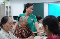Việt Nam cần làm gì với nguy cơ 'già trước khi giàu'?