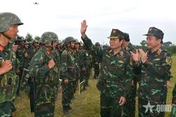 Đại tướng Nguyễn Tân Cương kiểm tra công tác chuẩn bị diễn tập tại Quân khu 4