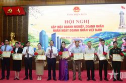Điện Biên: Khen thưởng 19 doanh nghiệp, nhà đầu tư tiêu biểu