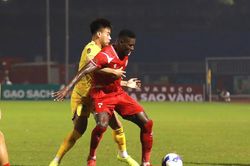 Khốc liệt ở cả hai chiều V-League