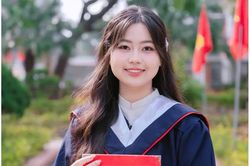 Nữ sinh đạt điểm 10 môn Toán và lựa chọn Kinh tế quốc tế từ thế mạnh tư duy, ngoại ngữ