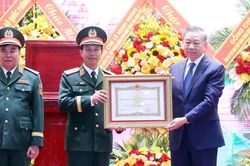 Quân khu 2 nhận danh hiệu Anh hùng Lực lượng vũ trang nhân dân