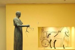 Bức tượng Hy Lạp cổ đại có đôi mắt như người thật làm giới khảo cổ kinh ngạc