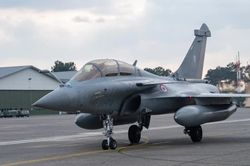 Pháp khởi động dự án tiêm kích thế hệ 6 và 'Siêu Rafale' của riêng mình