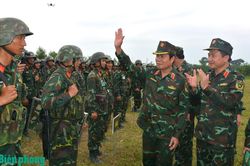 Đại tướng Nguyễn Tân Cương kiểm tra công tác chuẩn bị diễn tập tác chiến phòng thủ Quân khu 4 năm 2026