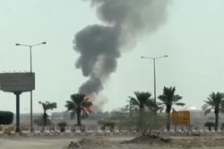 Houthi không kích thủ đô của Ả Rập Xê Út ngày thứ ba liên tiếp