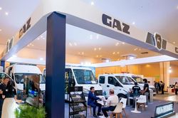 Loạt xe GAZ sản xuất tại Việt Nam lần đầu tham dự triển lãm ô tô Campuchia