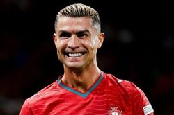 Ronaldo: Không cần bàn cãi, tôi là cầu thủ hay nhất lịch sử!