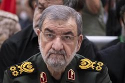 Iran dọa phá hủy 'trái tim' của nền kinh tế Mỹ nếu chiến sự bùng phát