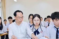 Bộ trưởng Bộ GD&ĐT: Không ai xuống Hạ Long học để về Hà Nội làm việc