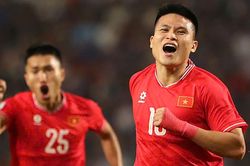 Tuyển Việt Nam: HLV Kim Sang Sik làm mới từ... người cũ