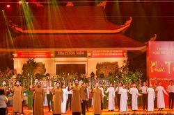 Xúc động đêm tri ân ở công viên Lê Thị Riêng trước giờ an táng 731 hài cốt liệt sĩ