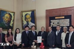 Đoàn đại biểu ĐCS Việt Nam thăm Peru, trao tặng sách của Tổng Bí thư, Chủ tịch nước Tô Lâm