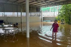 Thời tiết ngày 13/10: Miền Trung tiếp tục mưa lớn, cảnh báo nguy cơ lũ quét, sạt lở đất