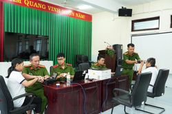 Hoàn thiện, kết nối các cơ sở dữ liệu trong điều hành và cung cấp dịch vụ công