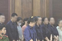 Truy tố đường dây mua bán hơn 4.000 tài khoản ngân hàng