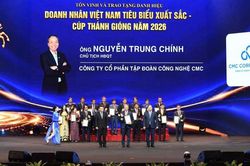 Chủ tịch CMC Nguyễn Trung Chính nhận Cúp Thánh Gióng 2026