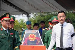 Truy điệu, an táng 14 hài cốt liệt sĩ tại Nghĩa trang liệt sĩ Hội An