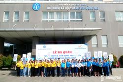 ‘Đi từng ngõ, gõ từng nhà, rà từng người’ để mở rộng người tham gia bảo hiểm xã hội, bảo hiểm y tế