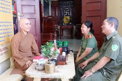 Giữ bình yên từ cơ sở - Kỳ 2: Gần dân, hiểu dân