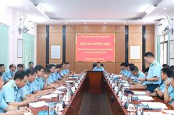 Kiểm tra kết quả xây dựng đơn vị vững mạnh toàn diện tại Trường Sĩ quan Không quân