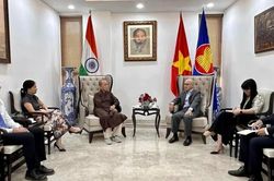 Đại sứ Trịnh Minh Mạnh gặp gỡ đại diện cộng đồng người Việt Nam tại Ấn Độ