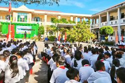 Lâm Đồng ra mắt mô hình 'Cổng trường an toàn giao thông', kết hợp tuyên truyền pháp luật