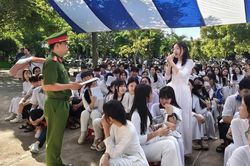 Công an Lâm Đồng tuyên truyền phòng, chống ma túy cho hơn 1.200 học sinh