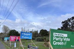 Cuộc đua vào Nghị viện New Zealand: Các đảng nhỏ nắm lá bài quyết định