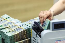 Làm sao để kéo giảm lãi suất cho vay?