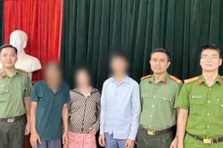 Công an Tuyên Quang hỗ trợ người dân đi lạc trở về gia đình an toàn