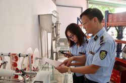 Hà Nội xử phạt hơn 210 triệu đồng vi phạm kinh doanh rượu