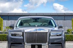Rolls-Royce Phantom Extended 100 Years: Nghệ thuật chế tác cho giới thượng lưu