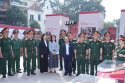 Khai mạc Triển lãm 'Lực lượng vũ trang Thủ đô - 80 năm giữ trọn lời thề Quyết tử'