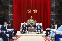 Hà Nội ủng hộ các sáng kiến phát triển Trường Đại học Việt - Nhật