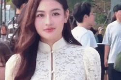 Khoảnh khắc gây ấn tượng của nữ diễn viên Việt trên đường phố Hàn