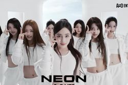A2O LITE gây sốt K-Pop bằng chiến lược hoài niệm 'linh hồn SM' của Lee Soo Man