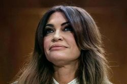 Bà Kimberly Guilfoyle từ chức Đại sứ Mỹ tại Hy Lạp