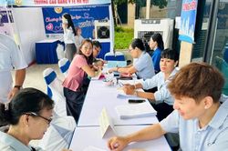 Tạo cơ hội tiếp cận việc làm, chủ động thích ứng với già hóa dân số