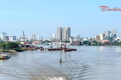 TPHCM tạm cấm luồng đường thủy qua khu vực thi công cầu đi bộ