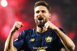 Giroud đi vào lịch sử Champions League