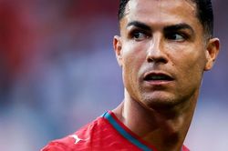 Luật sư của HLV Jesus công kích Ronaldo
