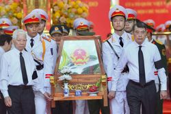 Thủ tướng dự lễ truy điệu 731 liệt sĩ tại Công viên Lê Thị Riêng