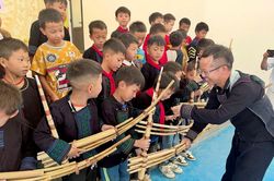 Để tiếng khèn Mông vang mãi trên rẻo cao Tả Phìn