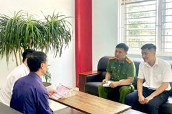 Hà Tĩnh: Ngân hàng phát hiện bất thường, ngăn vụ lừa đảo 1,5 tỉ đồng