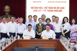 Bộ VHTTDL và UBND thành phố Huế ký kết Kế hoạch phối hợp hành động về phát triển VHTTDL