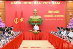 [Ảnh] Thường trực Ban Bí thư Trần Cẩm Tú chủ trì Hội nghị giao ban công tác với các Tỉnh ủy, Thành ủy, Đảng ủy, các ban Đảng