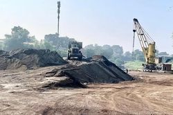 Chuyển đổi xanh trong bốc, xếp hàng hóa tại cảng Đa Phúc ở Thái Nguyên