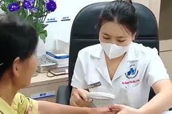 Phối hợp đa phương thức trong điều trị cho bệnh nhân da bọng nước tự miễn